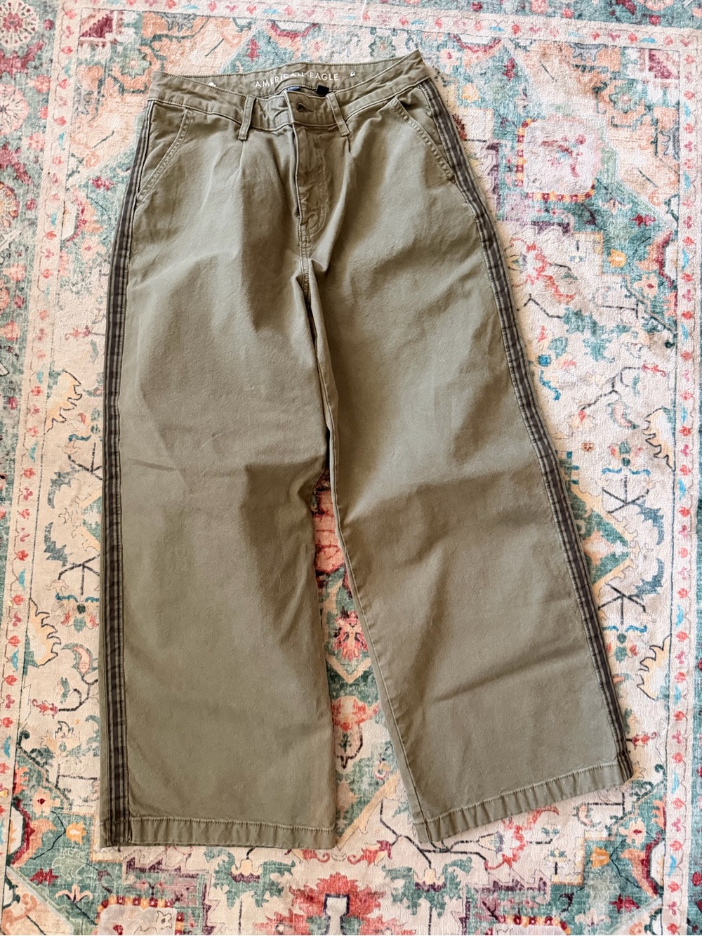 American Eagle Outfitters Olive Green Wide-Leg Chinos RARE IN US